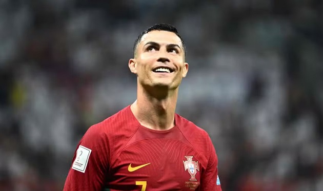 Ai đứng sau đế chế 1,4 tỷ USD của Ronaldo?_691f045224f6a.jpeg