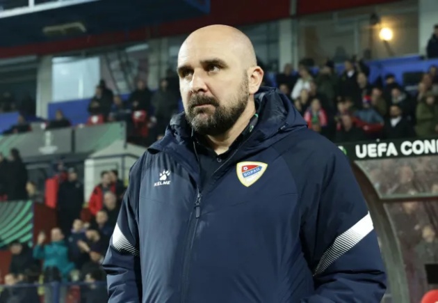 Bóng đá Serbia bàng hoàng: HLV 44 tuổi Zizovic ngã quỵ giữa trận_691f007c261e1.jpeg