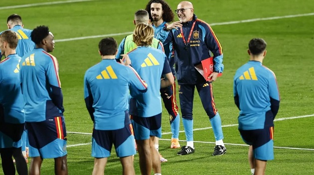 Buổi tập mở náo nhiệt, vụ Lamine Yamal vẫn gây tranh cãi_691efff5e7e6b.jpeg