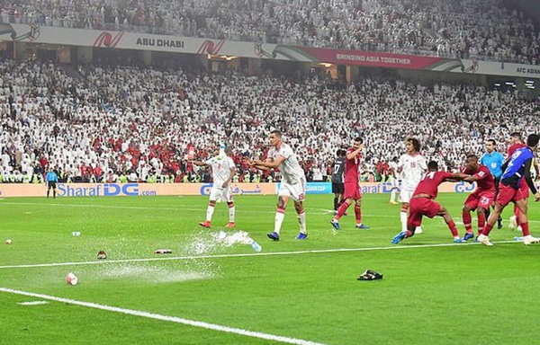 Chủ nhà UAE đối mặt án phạt nặng từ AFC và FIFA_691f05eabef4c.jpeg
