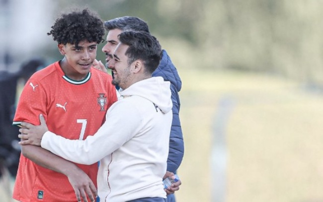 Con trai của Cristiano Ronaldo ra mắt U16 Bồ Đào Nha_691f00e6c0f0b.jpeg