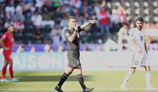 Cựu giám sát VFF: ‘Trọng tài xử lý đúng các lỗi của Việt Nam’_691f026e71b57.jpeg