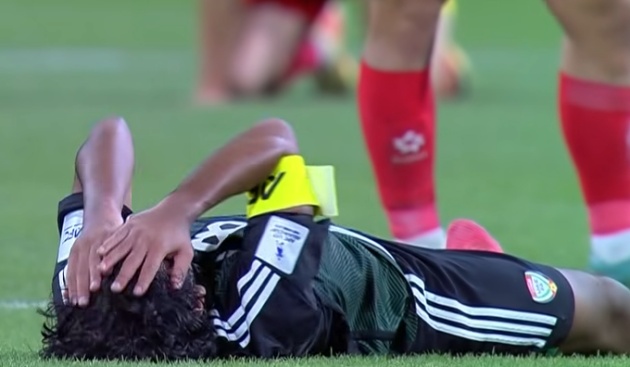 Hình ảnh cực kỳ hoang mang khi U17 UAE cầm hòa U17 Việt Nam_691f0168dd15d.jpeg