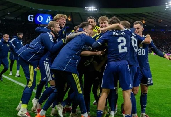 HLV Clarke bất ngờ với ba siêu phẩm đưa Scotland tới World Cup_691eff0506a27.jpeg