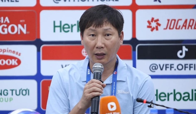 HLV Kim Sang-sik nói thẳng sức mạnh tuyển Lào_691f01d9e46bd.jpeg