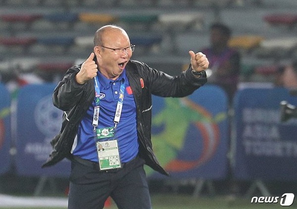 HLV Park Hang-seo làm điều gì khiến mẹ Quang Hải mê nhất?_691f076f0448f.jpeg