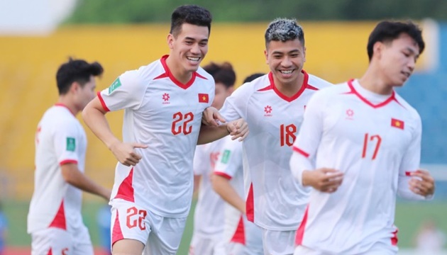 “Lệnh bài” 3 bàn: HLV Kim Sang Sik trao niềm tin tuyệt đối cho Tiến Linh_691f01d377ad8.jpeg