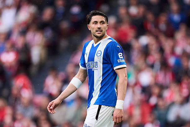 Malaysia triệu tập trung vệ đang chơi tại La Liga đấu Việt Nam_691f010ae316f.jpeg