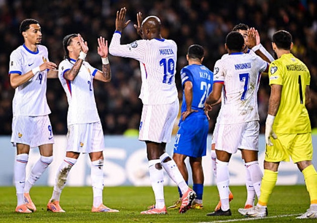 Pháp thắng ngược Azerbaijan, bất bại ở chiến dịch vòng loại_691eff549ce94.jpeg