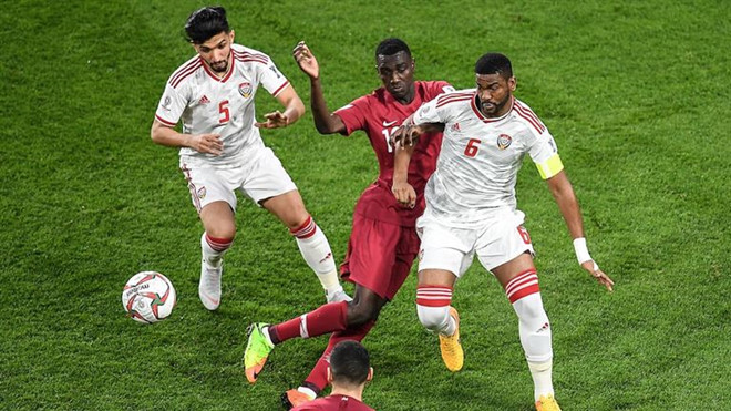 ‘Qatar không quan tâm đến hành động ném chai, giày dép của CĐV UAE’_691f05bda794c.jpeg