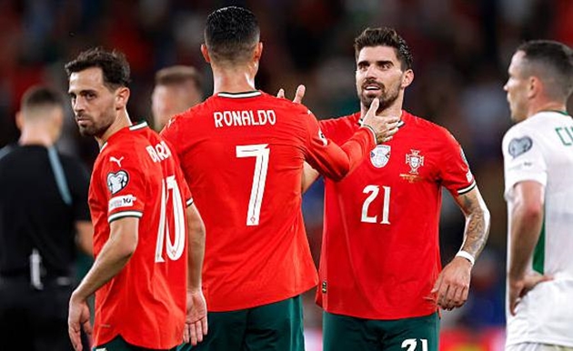 Ronaldo đá hỏng phạt đền, Bồ Đào Nha thắng nhọc nhằn CH Ireland_691f03d67fedd.jpeg