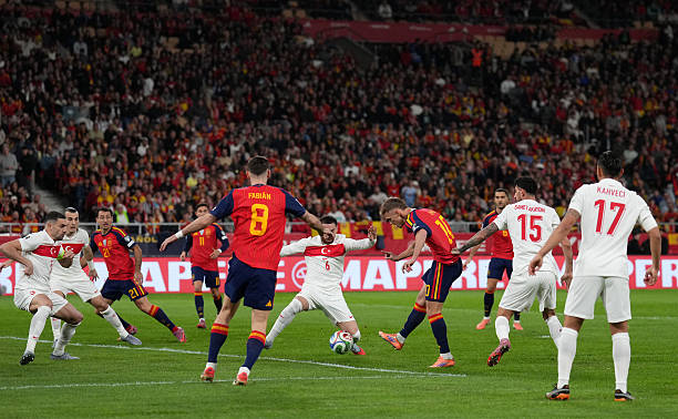 Tây Ban Nha vừa nhận được bài học về sự chủ quan_691efefeaa48d.jpeg