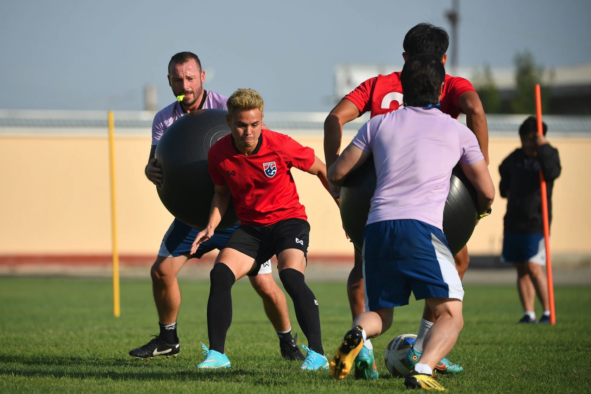 Theerathon: ’13 cầu thủ Thái Lan bị tiêu chảy’_691f040c16c2a.jpeg