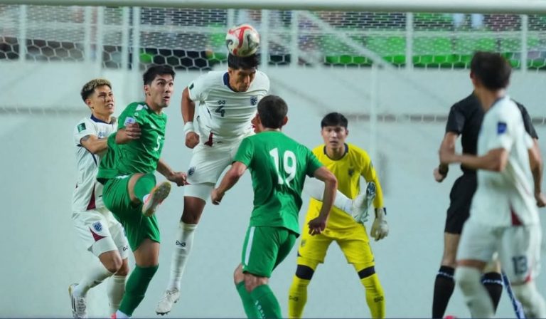 Thủng lưới 3 bàn, Thái Lan bất ngờ bại trận trước Turkmenistan_691f0076a9668.jpeg