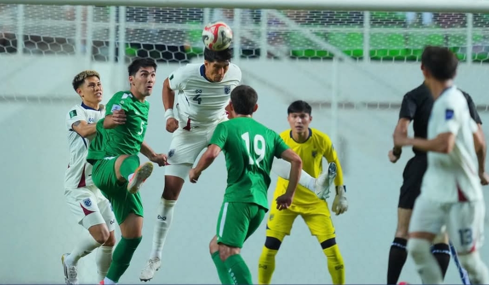 Thủng lưới 3 bàn, Thái Lan bất ngờ bại trận trước Turkmenistan_691f0076a9668.jpeg