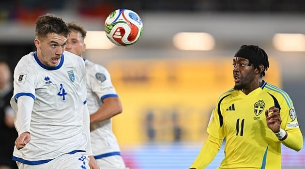 Thụy Điển thua Kosovo, Elanga chỉ trích chiến thuật đội tuyển_691f026b08bea.jpeg