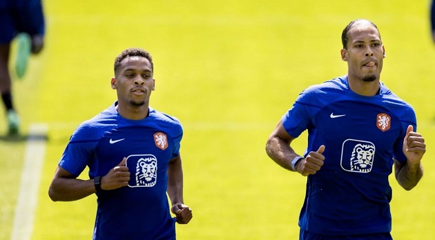 Timber gây ấn tượng ở vị trí mới, Van Dijk dành lời khen đặc biệt_691f02e9a9a79.jpeg