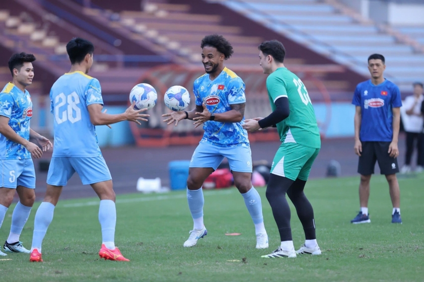 Xuân Son trở lại khiến truyền thông Malaysia lo ngại cho tuyển Lào_691efe9370cac.jpeg