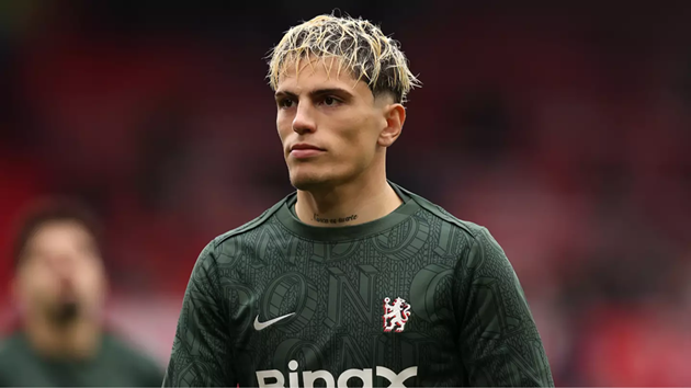 CĐV Man Utd mỉa mai Garnacho sau khi tiếp tục “mất tích” ở Chelsea_694e7d9de2d1e.png