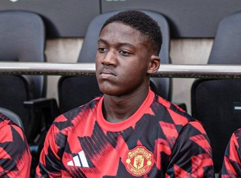 Chelsea muốn MU giảm giá Kobbie Mainoo_694e85f145400.jpeg