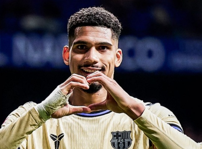 Chelsea sẵn sàng chi đậm cho Ronald Araujo của Barcelona_694e7f7c284d6.jpeg
