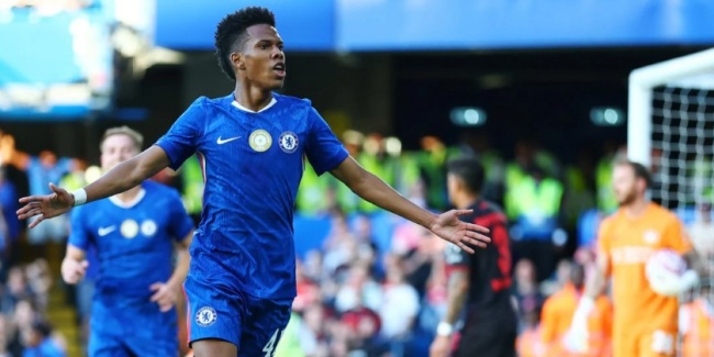 Estevao ra mắt Chelsea với pha đá phạt gợi nhớ Fabregas_694e8923bdf83.jpeg