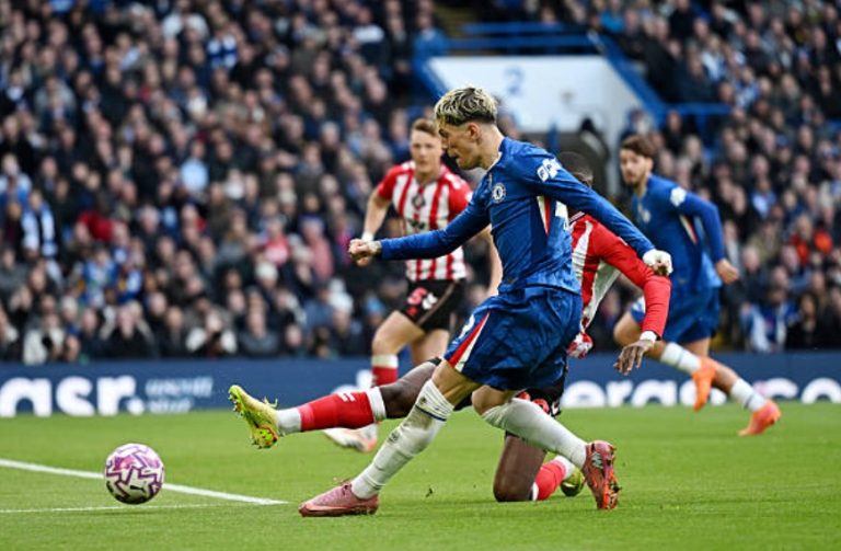 Garnacho dứt điểm uy lực, ghi bàn thắng đầu tiên cho Chelsea_694e7d85b7589.jpeg