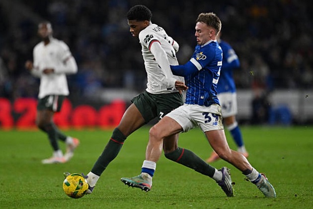 Josh Acheampong gây kinh ngạc với chỉ số phòng ngự áp đảo_694e755b83f5c.jpeg