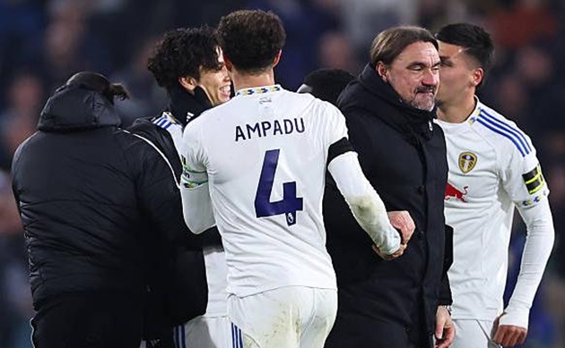 Leeds hạ Chelsea: Daniel Farke và thắng lợi bất ngờ với chiến thuật 5-3-2_694e7724e4bbb.jpeg