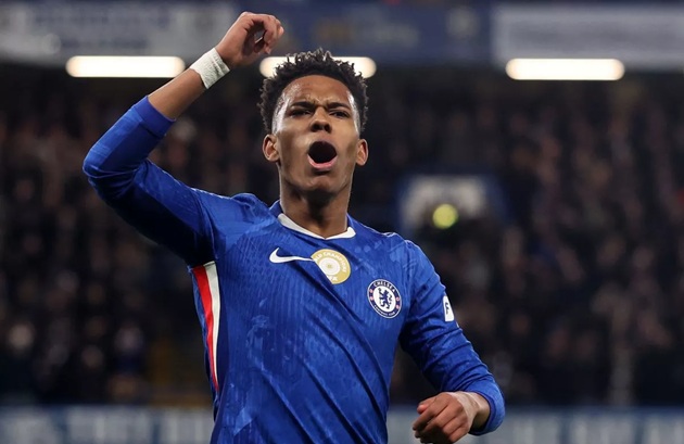 Nguời đại diện tiết lộ Estevao từng suýt gia nhập Barcelona_694e78bfd72bd.jpeg