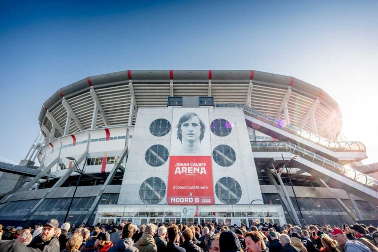 Sân vận động Johan Cruyff Arena: Thánh đường bóng đá từ giấc mơ Olympic_693e6213bd2fe.jpeg