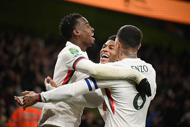 Siêu phẩm của Gittens cứu rỗi 10 người Chelsea trong bữa tiệc 7 bàn thắng_694e7ce07839c.jpeg