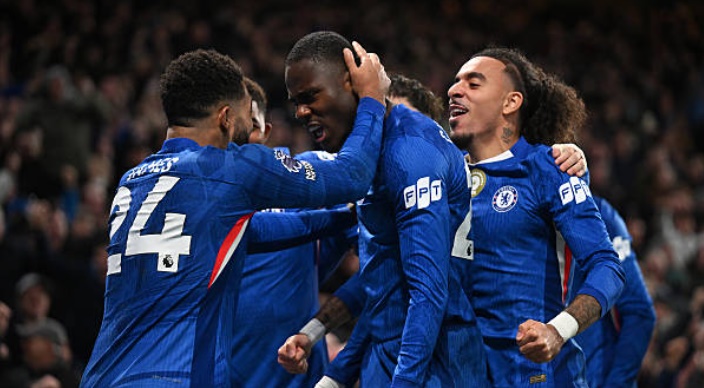 Chalobah đánh đầu tung lưới Arsenal giúp Chelsea dẫn bàn trong thế thiếu người_695a4e760f39d.jpeg