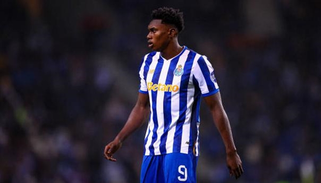 Chelsea cân nhắc quay lại với thương vụ Omorodion_695a9d8f06b63.jpeg