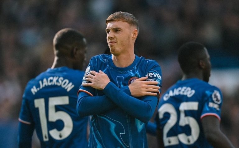 Chelsea sở hữu tiền vệ chuyền dài đẳng cấp, bỏ xa Fernandes và De Bruyne_695a8f8d8f240.jpeg