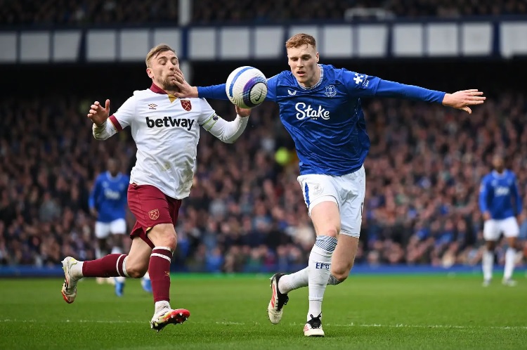 Chelsea theo dõi sát sao trung vệ cao 1m96, Jarrad Branthwaite_695a6ea2ab9ba.jpeg