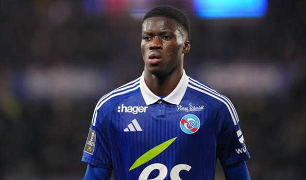 CHÍNH THỨC: Chelsea chiêu mộ thành công Mamadou Sarr_695a699f4d8c8.jpeg