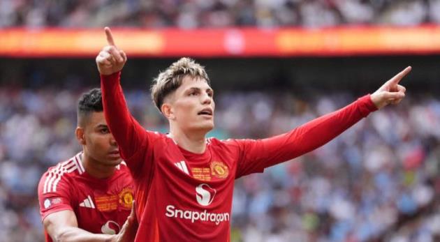 Chuyển nhượng sáng 1/8: Chelsea quyết sở hữu Garnacho; Sancho sẵn sàng giảm lương để trở lại Dortmund_695a5fea768a3.jpeg