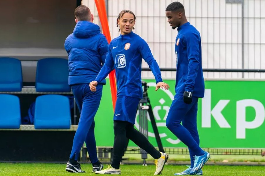 Đội hình Chelsea mạnh lên ra sao với Xavi Simons và Jorrel Hato?_695a6078af550.jpeg