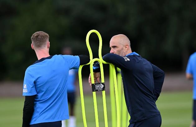 Enzo Maresca: “Cầu thủ xuất sắc nhất Premier League”_695aa6df6daed.jpeg