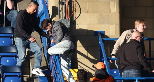 Fan Chelsea phản ánh vi phạm an ninh sau trận Djurgarden_695a7168b166c.jpeg