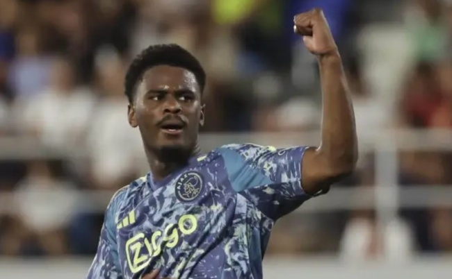 Gặp gỡ Jorrel Hato: Trụ cột trẻ Ajax trên đường đến Chelsea_695a602e3c52a.jpeg