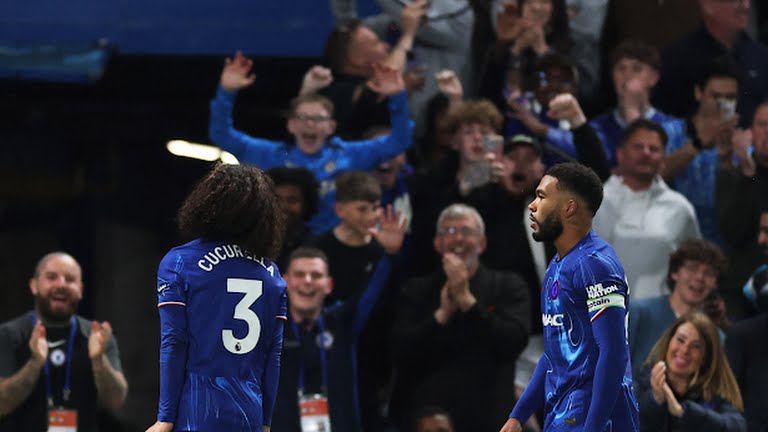 Glenn Hoddle khen ngợi Cucurella đã lột xác sau trận thắng Man United_695a6f6562f26.jpeg
