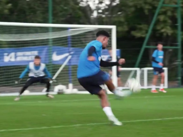 NHM Chelsea phấn khích gọi Jadon Sancho là “Ronaldinho mới”_695aaae0f2e11.jpeg