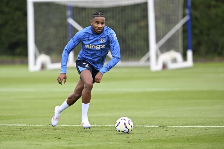 Nkunku được Maresca thử thách ở vị trí tiền vệ phòng ngự_695a632356564.jpeg