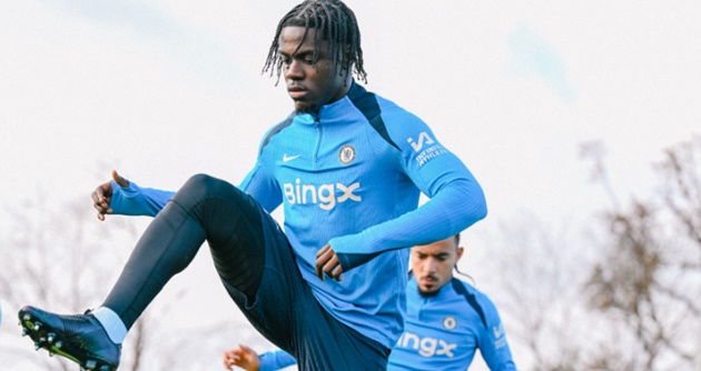 Nkunku quyết tâm; Vẻ mặt của Sancho trước cuộc đấu Panathinaikos_695aa12f31163.jpeg