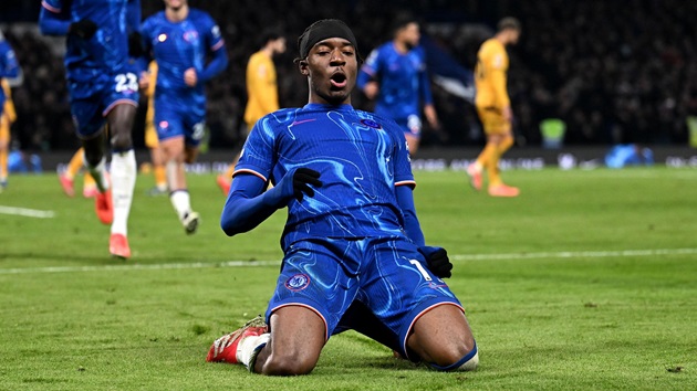 Noni Madueke xin lỗi vì “cướp công” của đồng đội_695a8ab50f231.jpeg