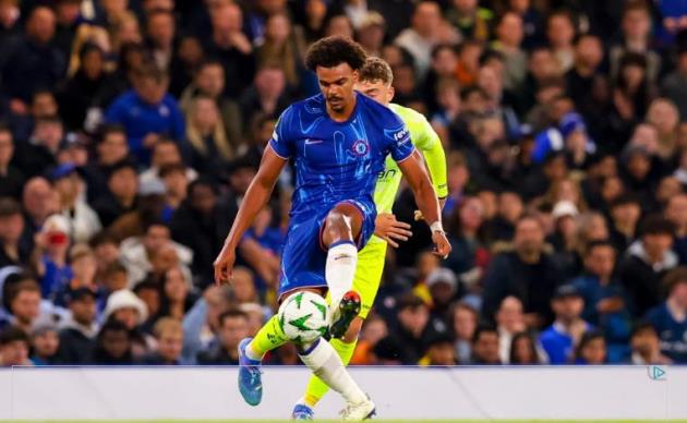 Peter Crouch ngả mũ với Renato Veiga_695aa5aaa0573.jpeg