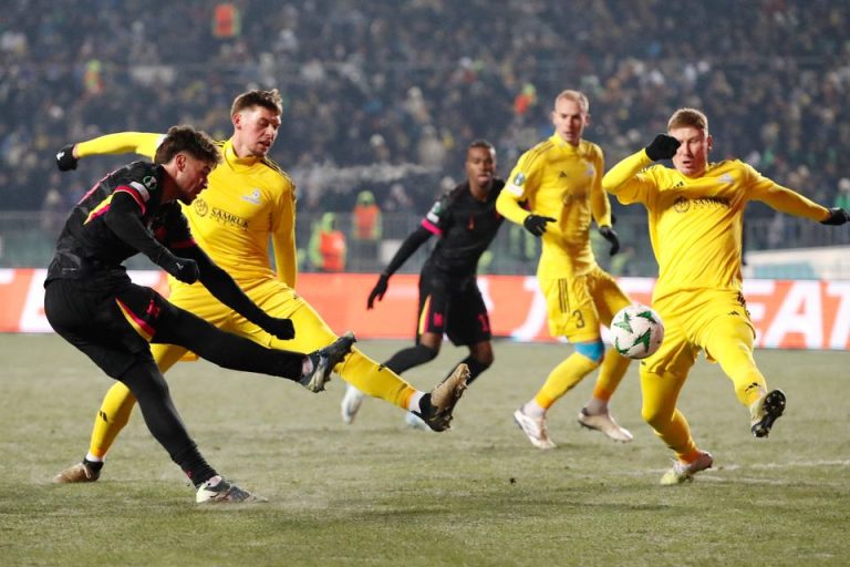 Phản ứng của Maresca trước pha solo ngoạn mục của Marc Guiu_695a9448b1523.jpeg