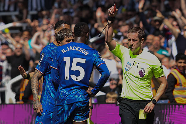 Tấm thẻ đỏ của Jackson và hồi chuông cảnh tỉnh cho Chelsea_695a70a941a3c.jpeg